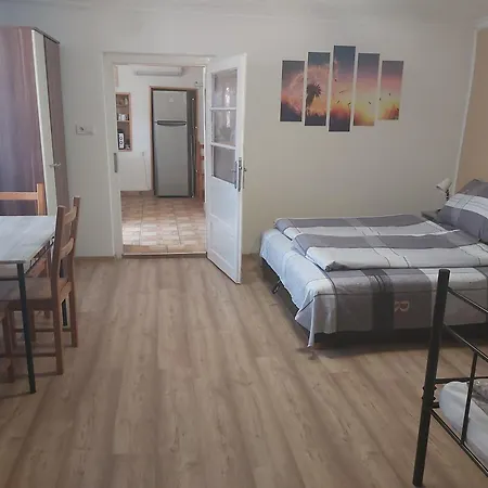 Sweet Nyaraló
